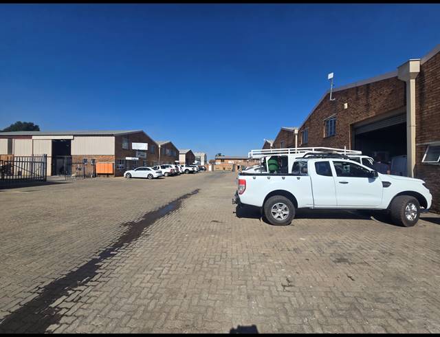 264M² WAREHOUSE TO LET IN ANDERBOLT